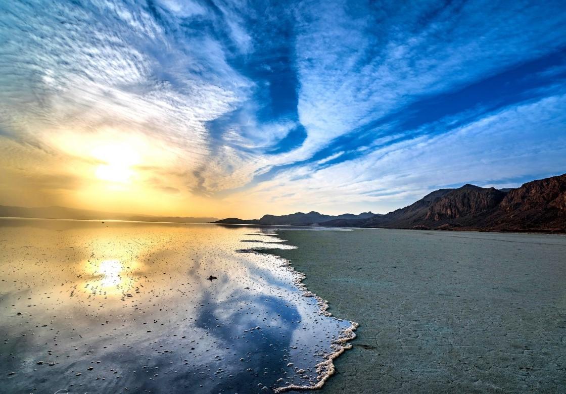 دریاچه بختگان